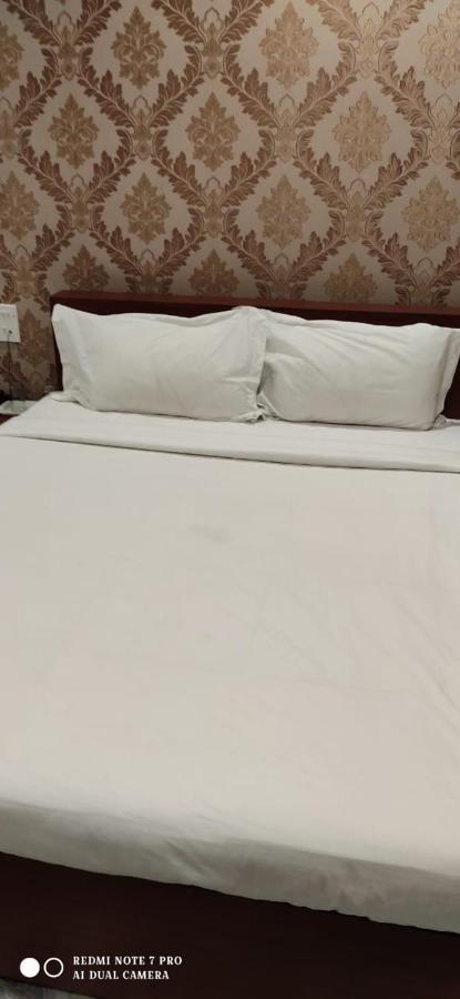 Hotel Park Victoria Калькутта Экстерьер фото